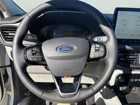 Used 2024 Ford Escape SE image 38