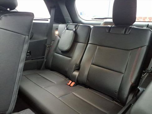 Used 2023 Ford Explorer ST-Line image 11