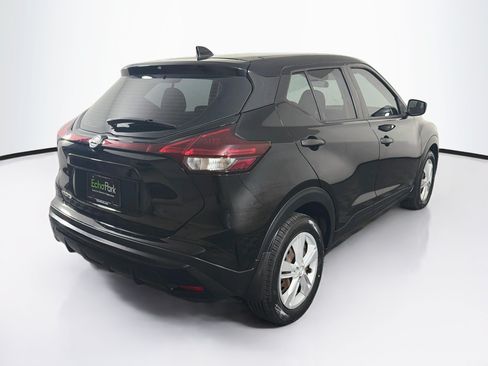 Used 2021 Nissan Kicks S FWD image 9