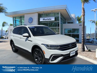 Certified 2024 Volkswagen Tiguan SE w/ Panoramic Sunroof Package