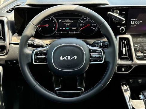 Used 2022 Kia Sorento EX FWD image 14