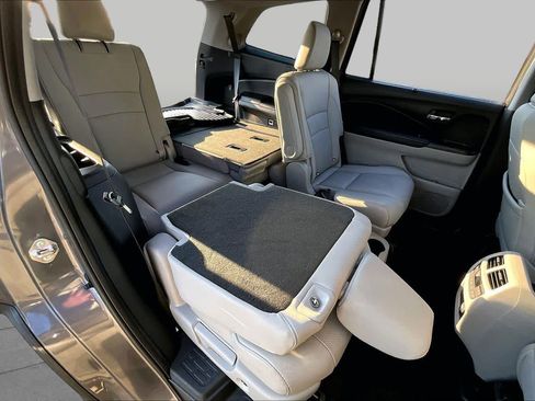 Used 2020 Honda Pilot Elite image 21