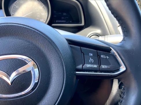 Used 2018 MAZDA MAZDA3 Touring FWD image 23