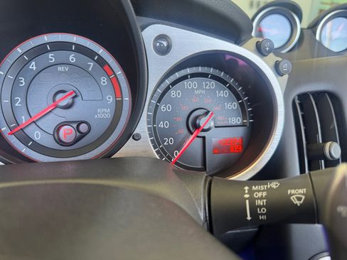 Used 2014 Nissan 370Z Touring w/ Sport Package image 11