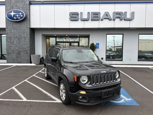 Used 2017 Jeep Renegade Latitude FWD image 1