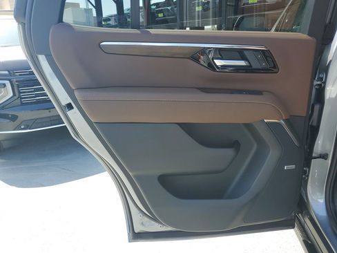 New 2026 Chevrolet Tahoe High Country AWD/4WD image 16