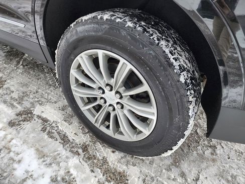 Used 2017 Cadillac XT5 Luxury w/ Driver Awareness Package image 9