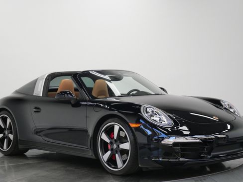 Used 2015 Porsche 911 Targa 4S AWD/4WD image 3