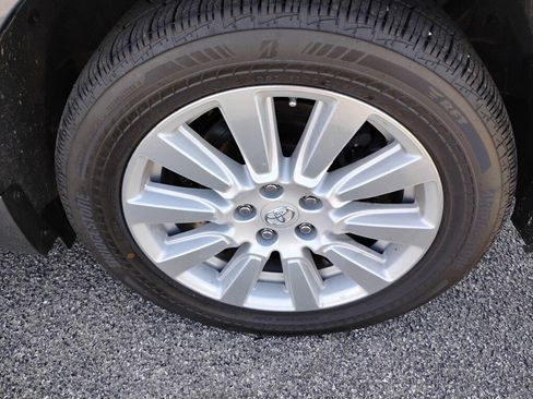 Used 2017 Toyota Sienna XLE AWD/4WD image 26