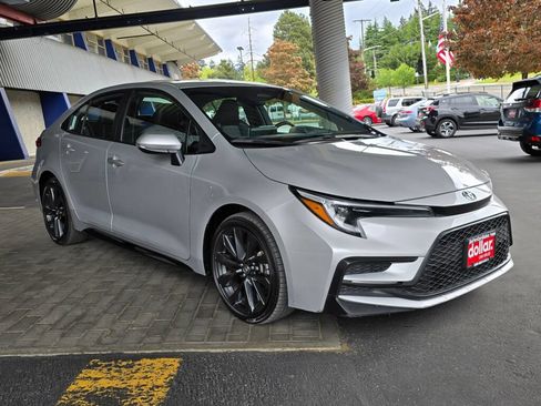 Used 2024 Toyota Corolla XSE FWD image 3
