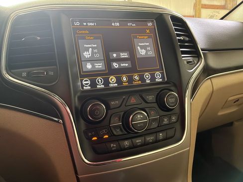 Certified 2018 Jeep Grand Cherokee Limited AWD/4WD image 29