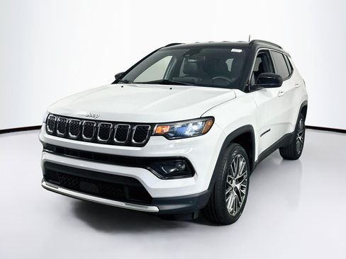 Used 2023 Jeep Compass Limited w/ Elite Group AWD/4WD image 1