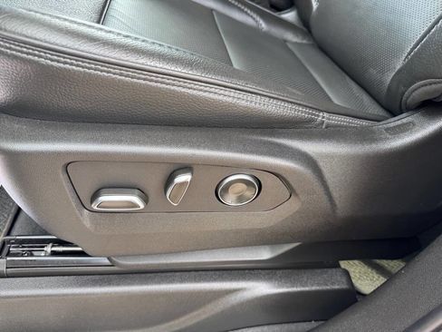 Used 2024 GMC Yukon Denali image 15