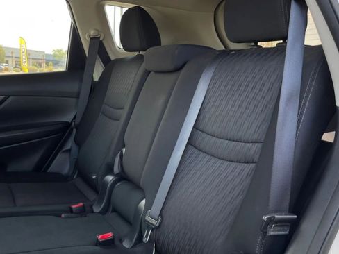 Used 2017 Nissan Rogue SV image 44