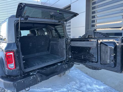 Used 2023 Ford Bronco Big Bend w/ Sasquatch Package image 4