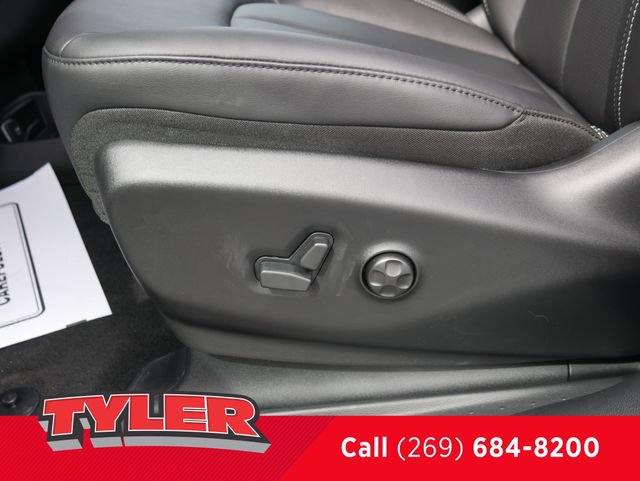 New 2027 Chrysler Pacifica Select FWD image 21