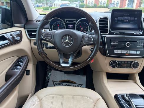 Used 2018 Mercedes-Benz GLE 350 w/ Premium 1 Package image 16