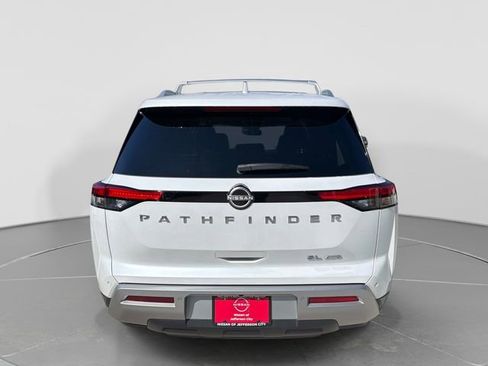 Used 2025 Nissan Pathfinder SL AWD/4WD image 5