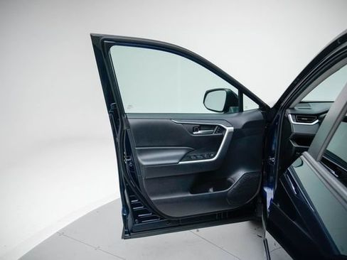 Used 2021 Toyota RAV4 XLE Premium AWD/4WD image 10