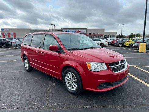 Used 2014 Dodge Grand Caravan SXT image 1