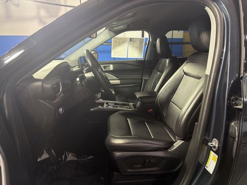 Used 2022 Ford Explorer Limited w/ Limited Technology Package AWD/4WD image 26