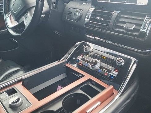Used 2020 Lincoln Navigator L Reserve w/ Equipment Group 208A image 11