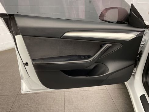 Used 2023 Tesla Model 3 Performance image 18