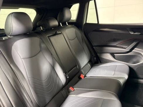 New 2026 Volkswagen Tiguan SE R-Line image 13