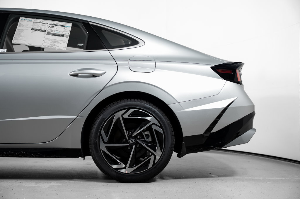 New 2026 Hyundai Sonata SEL FWD image 13
