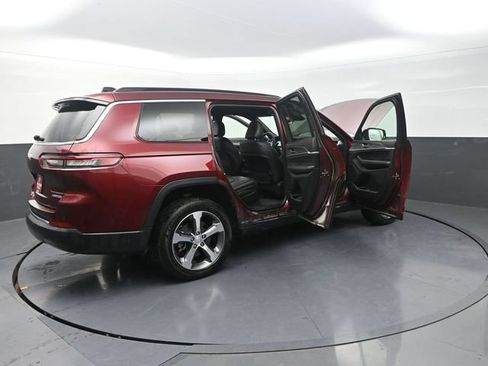 Used 2025 Jeep Grand Cherokee L Limited AWD/4WD image 46