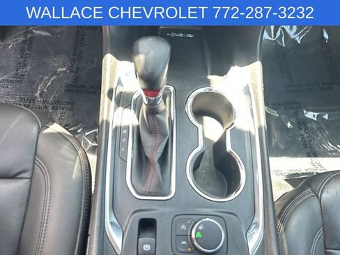 Used 2023 Chevrolet Traverse RS FWD image 17