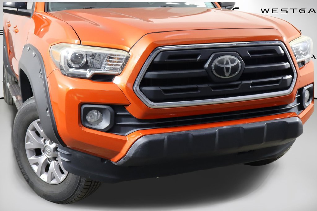 Used 2018 Toyota Tacoma SR5 RWD image 43