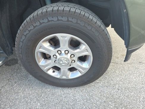 Used 2020 RAM 2500 Big Horn w/ Level 1 Equipment Group image 9