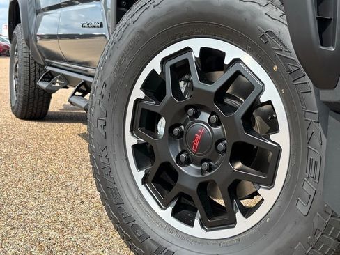 New 2025 Toyota Tacoma TRD Off-Road image 2