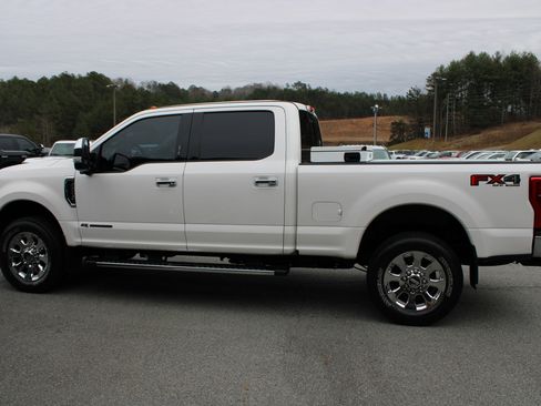 Used 2018 Ford F250 Lariat w/ Lariat Ultimate Package image 6