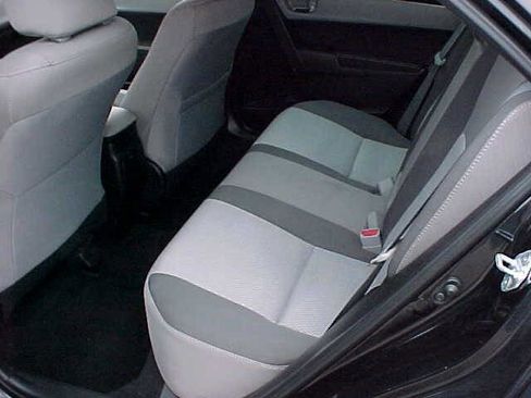 Used 2017 Toyota Corolla LE image 10