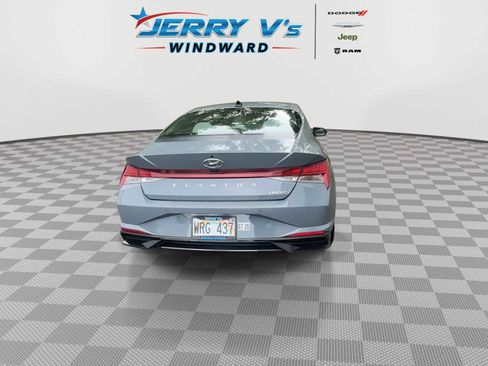 Used 2023 Hyundai Elantra Limited image 7