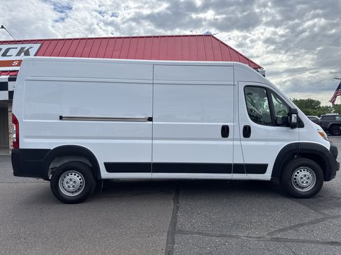 Used 2025 RAM ProMaster 2500 w/ Convenience Group FWD image 8