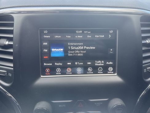 Used 2021 Jeep Grand Cherokee Laredo image 12