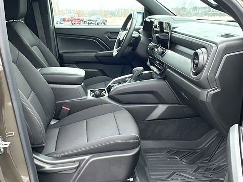 Used 2024 Chevrolet Colorado Trail Boss w/ Technology Package image 29