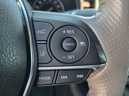 Used 2019 Toyota Avalon Limited FWD image 13