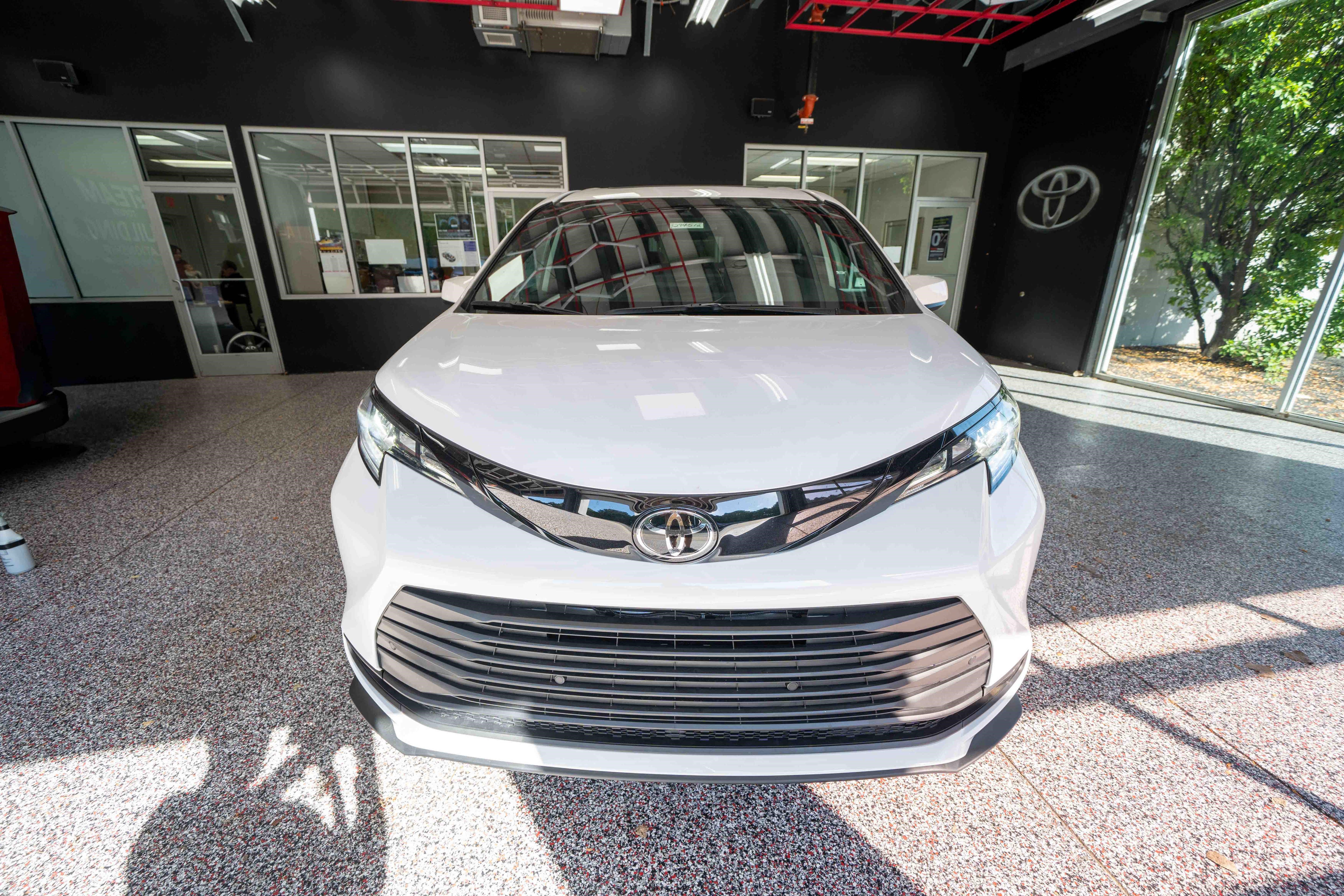 New 2026 Toyota Sienna XLE Woodland Edition AWD/4WD image 6
