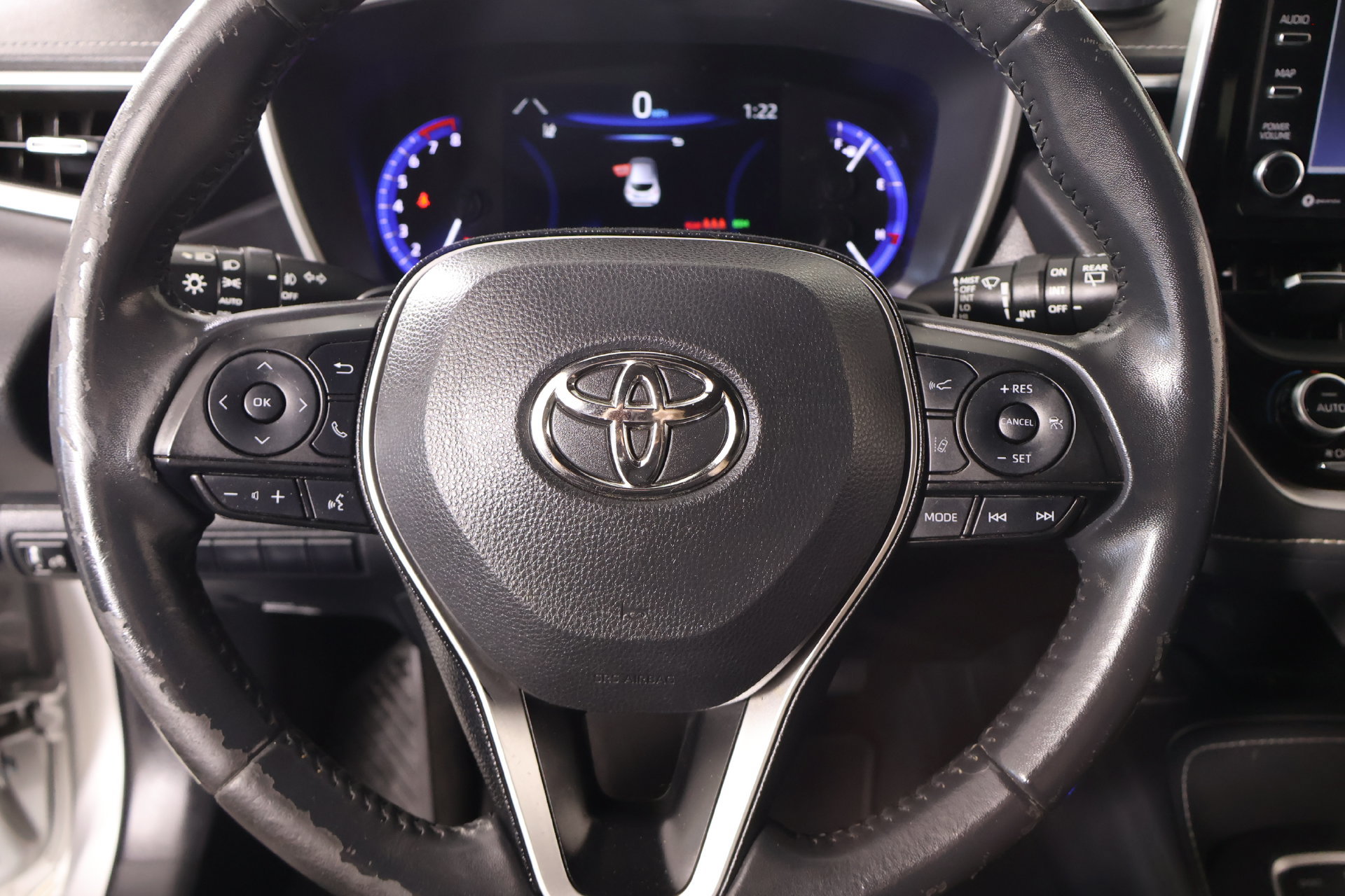 Used 2019 Toyota Corolla XSE FWD image 3