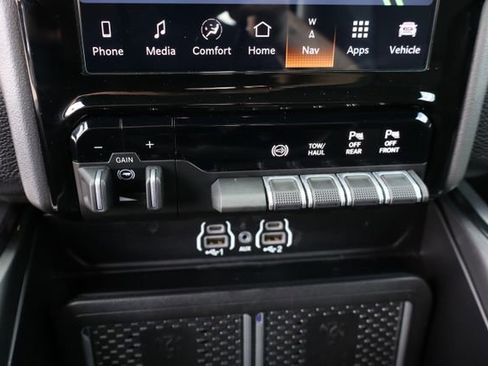 Used 2025 RAM 2500 Rebel w/ Rebel Level 1 Equipment Group AWD/4WD image 32