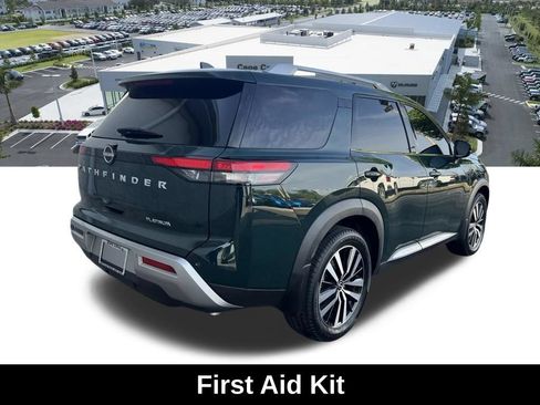 Used 2024 Nissan Pathfinder Platinum w/ Cargo Package FWD image 5