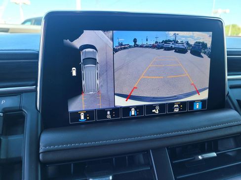 Used 2021 Chevrolet Tahoe LT w/ Luxury Package image 7