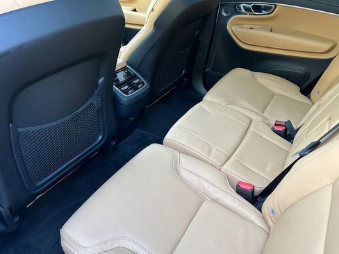 Certified 2023 Volvo XC90 B6 Ultimate image 5