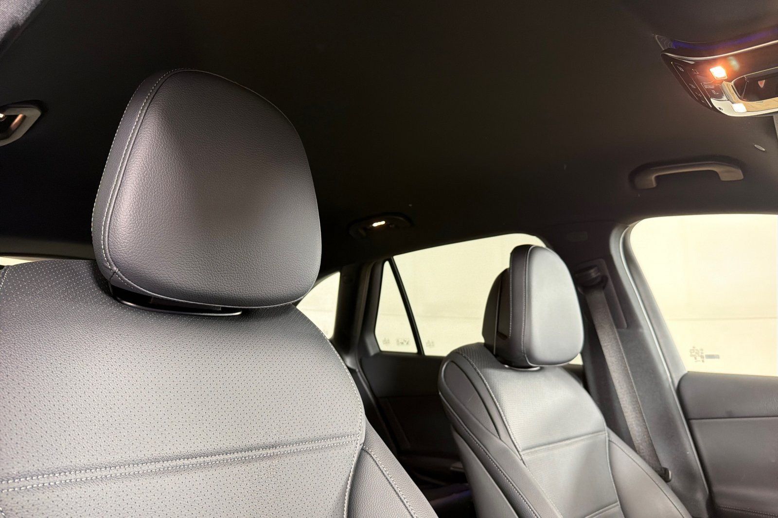 Used 2026 Mercedes-Benz GLC 300 image 16