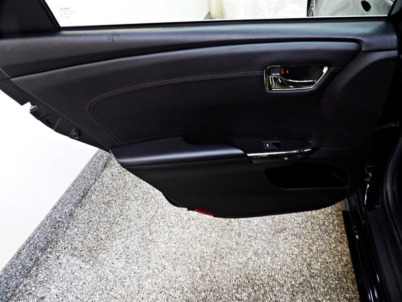 Used 2016 Toyota Avalon XLE Premium FWD image 9