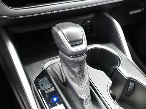 Used 2022 Toyota Highlander XLE image 21